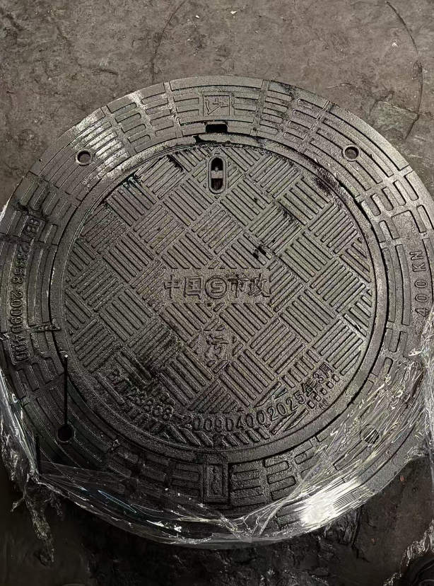 云南球墨铸铁防沉降井盖展示